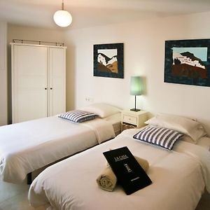 Habitación Estándar con 2 Camas Individuales