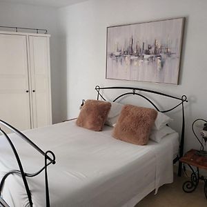 Habitación Estándar con Cama Queen